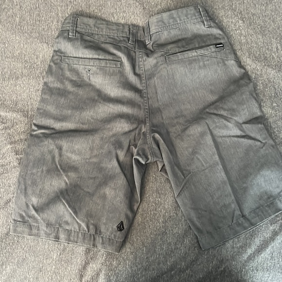 Volcom shorts - Picture 2 of 3
